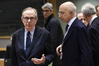 Padoan: Flat tax come fatina blu Padoan: Flat tax come fatina blu