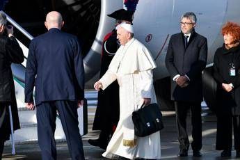 Muri anti-migranti, Papa: La paura ci rende pazzi Muri anti-migranti, Papa: La paura ci rende pazzi
