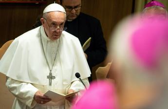 Papa ai vescovi Usa: Non ci saranno svolte sui preti sposati