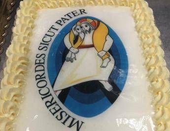 Auguri Papa Francesco, torta al limone per festeggiare i 79 anni Auguri Papa Francesco, torta al limone per festeggiare i 79 anni
