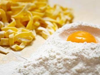 Pasta, uova e olio costano meno che negli anni '50 Pasta, uova e olio costano meno che negli anni '50