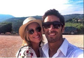 Pellegrini e Magnini in una gioielleria di Milano, matrimonio in vista? Pellegrini e Magnini in una gioielleria di Milano, matrimonio in vista?