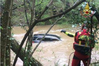 Auto travolta da piena, trovato corpo donna Auto travolta da piena, trovato corpo donna