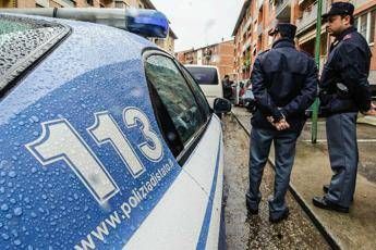 Violenza sessuale sulla sorellina di 8 anni, arrestato un giovane Violenza sessuale sulla sorellina di 8 anni, arrestato un giovane