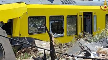 Scontro treni, Renzi: Non lasceremo solo il popolo pugliese Scontro treni, Renzi: Non lasceremo solo il popolo pugliese