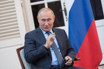 Putin si regala un aumento di stipendio per il compleanno