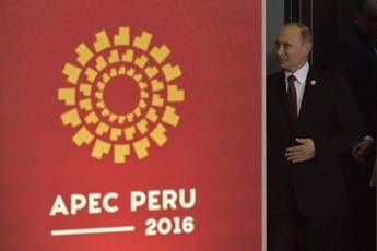Putin: Trump vuole normalizzare relazioni con Mosca Putin: Trump vuole normalizzare relazioni con Mosca