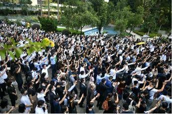 Scontri a Hong Kong, 104 feriti e 180 arresti Scontri a Hong Kong, 104 feriti e 180 arresti