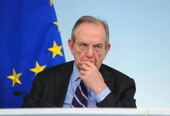 Padoan: Pericolo è lo spread a 350 punti Padoan: Pericolo è lo spread a 350 punti