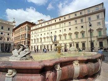 Fitch: staffetta Letta-Renzi conferma la volatilità della politica italiana Fitch: staffetta Letta-Renzi conferma la volatilità della politica italiana