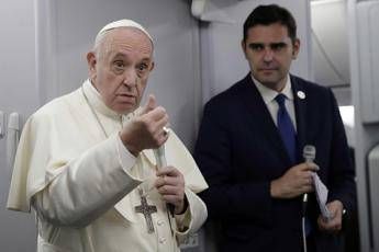 Papa: Serve educazione sessuale a scuola Papa: Serve educazione sessuale a scuola