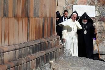 Armenia, Turchia critica di nuovo il Papa: Ankara convocherà rappresentante vaticano Armenia, Turchia critica di nuovo il Papa: Ankara convocherà rappresentante vaticano