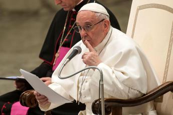 Papa sceglie un 'prete di strada' come segretario personale