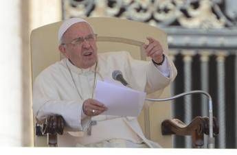 Migranti, Papa: Chiediamo perdono per chi chiude le porte Migranti, Papa: Chiediamo perdono per chi chiude le porte