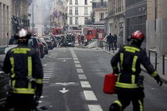 Berlinguer: Videomaker Cartabianca ferito a Parigi Berlinguer: Videomaker Cartabianca ferito a Parigi