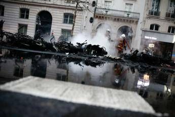 Gilet gialli, 34 arresti per l'atto VIII Gilet gialli, 34 arresti per l'atto VIII