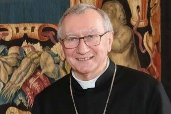 Parolin dimesso dal Gemelli è rientrato in Vaticano Parolin dimesso dal Gemelli è rientrato in Vaticano