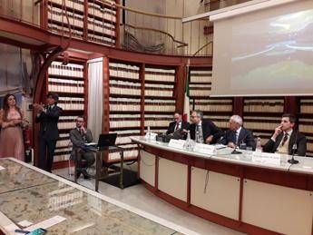 Napoli, cinque volumi per raccontare Partenope Napoli, cinque volumi per raccontare Partenope