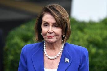 Pelosi spiazza Trump: Grazie per la foto. E la mette nel profilo Twitter Pelosi spiazza Trump: Grazie per la foto. E la mette nel profilo Twitter