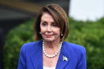 Pelosi spiazza Trump: Grazie per la foto. E la mette nel profilo Twitter