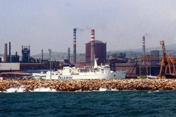 Portuali Piombino: Deserto su banchine, risposte veloci o traffici altrove Portuali Piombino: Deserto su banchine, risposte veloci o traffici altrove