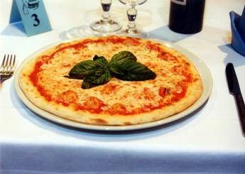 Cinema, pizza, bollette: con aumento Iva stangata da 1.200 euro Cinema, pizza, bollette: con aumento Iva stangata da 1.200 euro