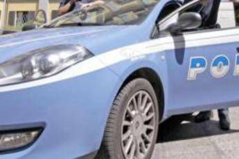 Pescara, la palpeggia su bus: lei lo respinge e lui la prende a pugni