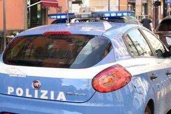 Picchiava e segregava convivente e figlia di 1 anno, fermato Picchiava e segregava convivente e figlia di 1 anno, fermato