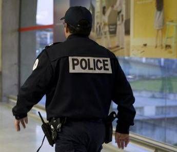 Parigi, evacuata Gare du Nord per pacco sospetto Parigi, evacuata Gare du Nord per pacco sospetto