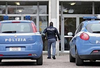 Pordenone, 12enne si lancia dal balcone e accusa i compagni: Adesso sarete contenti Pordenone, 12enne si lancia dal balcone e accusa i compagni: Adesso sarete contenti