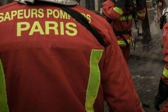 Parigi, a fuoco la chiesa di Saint-Sulpice Parigi, a fuoco la chiesa di Saint-Sulpice
