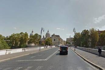 Tragedia a Roma, 50enne si lancia nel Tevere. Recuperato il corpo Tragedia a Roma, 50enne si lancia nel Tevere. Recuperato il corpo