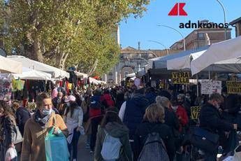 Presidi Lazio: Porta Portese mercato pro-Covid, poi vogliono chiudere scuole Presidi Lazio: Porta Portese mercato pro-Covid, poi vogliono chiudere scuole