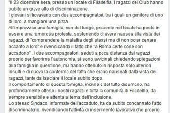 Danno la nausea, ragazzi Down insultati in pizzeria Danno la nausea, ragazzi Down insultati in pizzeria