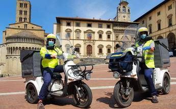 Poste Italiane: lo sviluppo la flotta green per la consegna di lettere e pacchi Poste Italiane: lo sviluppo la flotta green per la consegna di lettere e pacchi