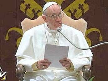 Il Papa prega per gli aquilani, appello per ricostruzione dopo il terremoto Il Papa prega per gli aquilani, appello per ricostruzione dopo il terremoto
