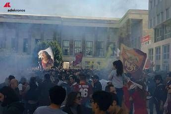 Tifosi Roma contro Pallotta Tifosi Roma contro Pallotta