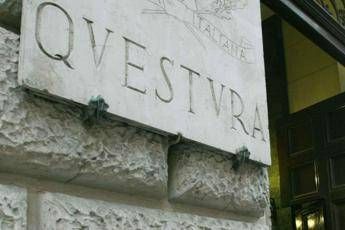 Cantano 'Bella Ciao' contro Casapound, convocate in questura Cantano 'Bella Ciao' contro Casapound, convocate in questura
