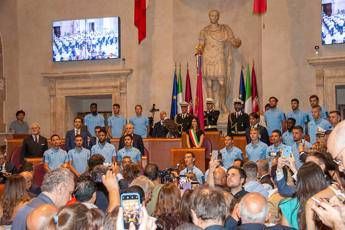 Raggi premia la Lazio: Roma orgogliosa di voi Raggi premia la Lazio: Roma orgogliosa di voi