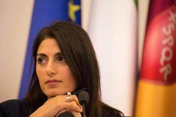 Raggi e i rifiuti ingombranti: Raccolta bloccata e nessuno sa perché Raggi e i rifiuti ingombranti: Raccolta bloccata e nessuno sa perché