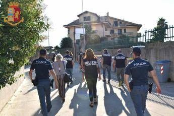 Schiaffi e insulti ai malati di Alzheimer Schiaffi e insulti ai malati di Alzheimer