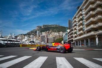 Ricciardo in pole a Montecarlo davanti alle Mercedes, quarto Vettel Ricciardo in pole a Montecarlo davanti alle Mercedes, quarto Vettel
