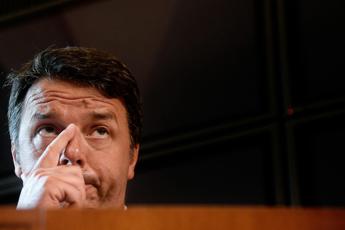 Renzi: Accordo con M5S mi fa rosicare ma serve a Italia