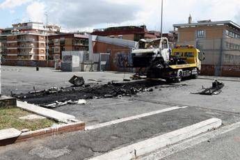 Sorelle morte in rogo camper Centocelle, due arresti Sorelle morte in rogo camper Centocelle, due arresti