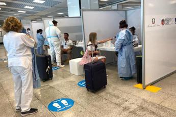 Coronavirus, al via test a Fiumicino sui viaggiatori in rientro