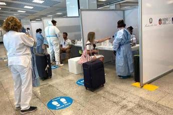 Covid Lazio, casi da movida Sardegna rischio bomba virale Covid Lazio, casi da movida Sardegna rischio bomba virale