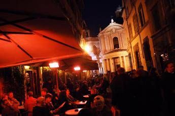 Coronavirus, a Roma più spazi esterni per bar e ristoranti Coronavirus, a Roma più spazi esterni per bar e ristoranti