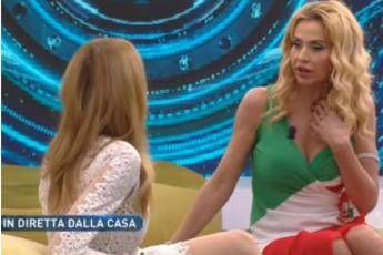 Gf Vip, Valeria Marini nella Casa: scintille con Rita Rusic Gf Vip, Valeria Marini nella Casa: scintille con Rita Rusic