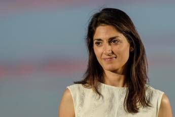 Tronca si congratula con Raggi, passaggio di consegne (forse) giovedì Tronca si congratula con Raggi, passaggio di consegne (forse) giovedì
