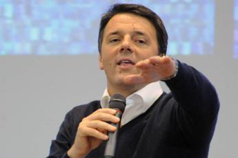 Renzi: Salvini fa il ministro, non l'assaggiatore